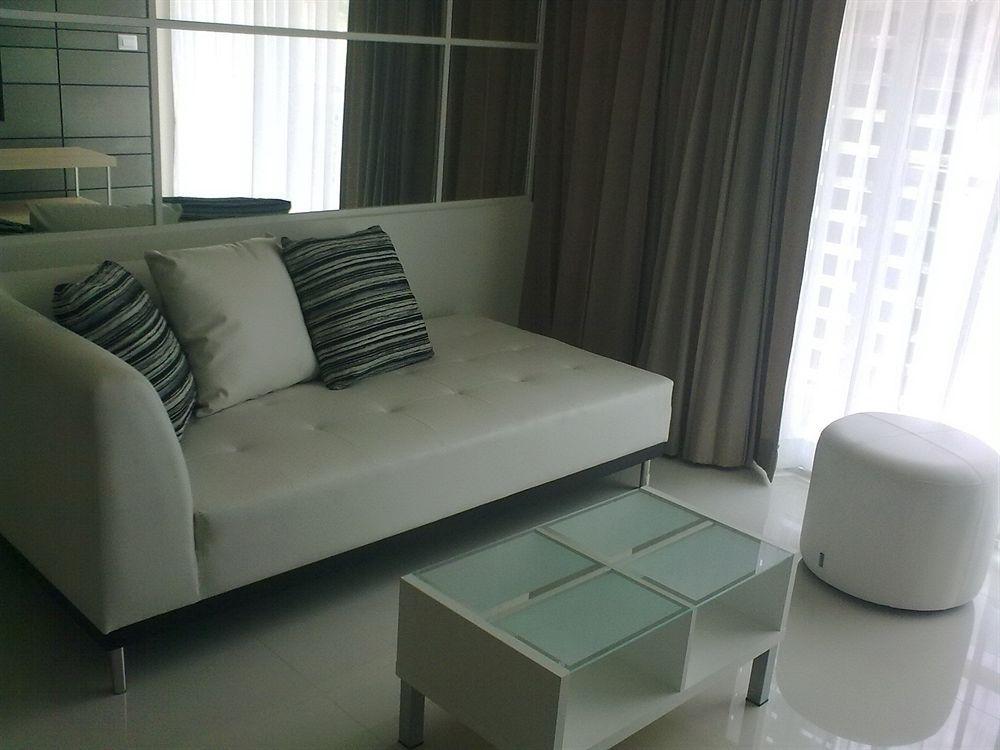 The Baycliff Residences Patong Екстериор снимка